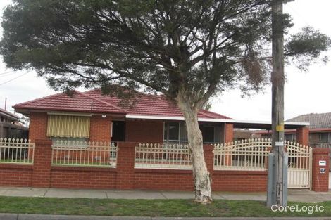 Property photo of 3 Bellarine Court Keysborough VIC 3173