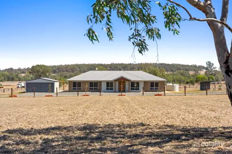 161 Mocatta St, Goombungee, QLD 4354