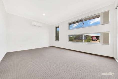 Property photo of 27 Boonderee Place New Auckland QLD 4680