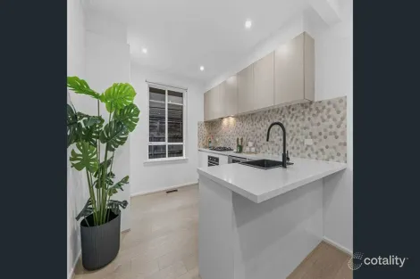Property photo of 11 Charles Street Bentleigh East VIC 3165
