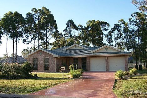 9 Fishermens Way, Lake Cathie, NSW 2445