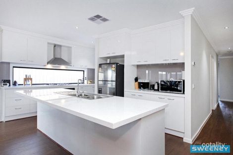 Property photo of 30 Caro Way Fraser Rise VIC 3336