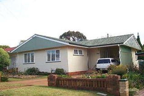 5 Wilma St, Centenary Heights, QLD 4350