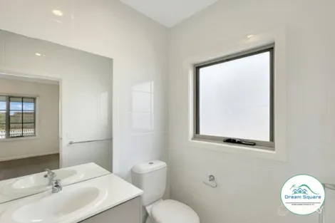 Property photo of 60 Moolort Crescent Eynesbury VIC 3338