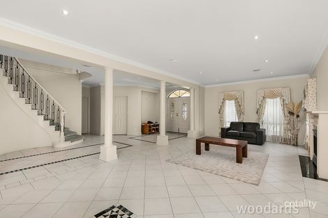 Property photo of 20 Huntingfield Court Carnegie VIC 3163