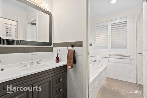 Property photo of 17 Michael Crescent Kiama Downs NSW 2533