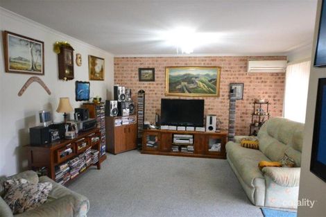 Property photo of 2/6 Carisbrooke Close Bomaderry NSW 2541
