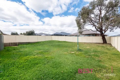 Property photo of 20 Sundown Drive Kelso NSW 2795
