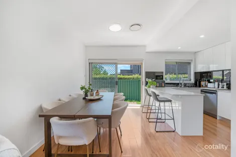 Property photo of 2/49 Rowe Avenue Lurnea NSW 2170