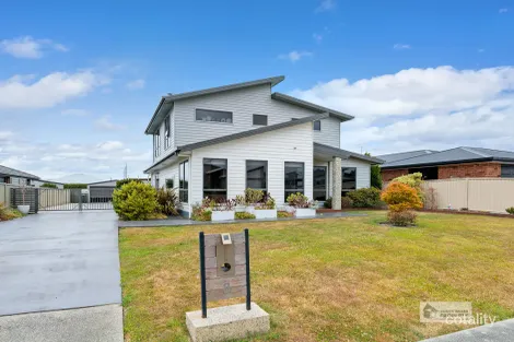Property photo of 8 Sandy Crescent Wynyard TAS 7325