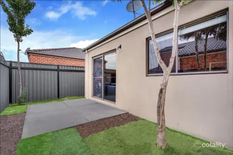 Property photo of 4 Hadley Lane Craigieburn VIC 3064