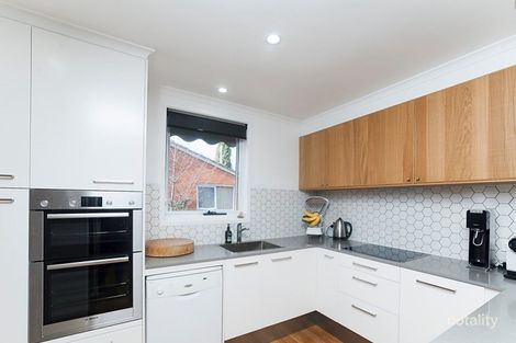 Property photo of 8 Lamb Place Chifley ACT 2606