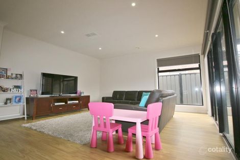Property photo of 28 Periwinkle Circuit Craigieburn VIC 3064