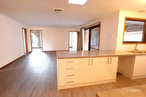 Property photo of 25 Sunnyvale Crescent Keysborough VIC 3173