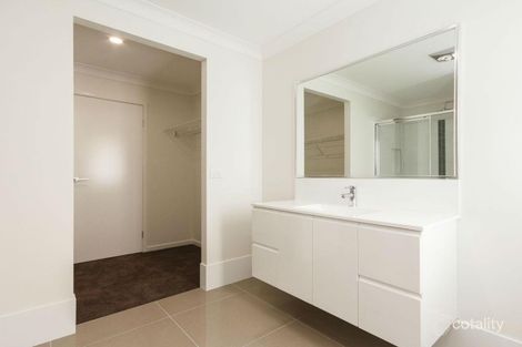 35 Freedom Cres, South Ripley, QLD 4306