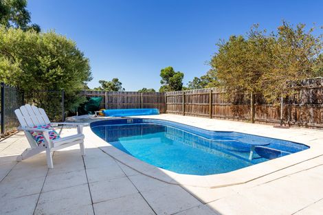 209 Bournbrook Ave, Cardup, WA 6122