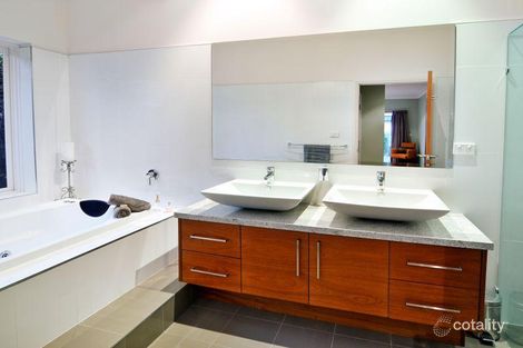 Property photo of 7 Kyora Parade Balwyn North VIC 3104