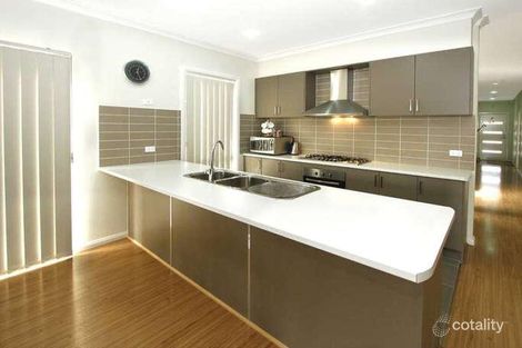 Property photo of 32 Kelway Street Craigieburn VIC 3064