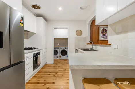 Property photo of 31 Webbcona Parade Wendouree VIC 3355