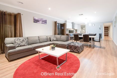 Property photo of 32 Elmsford Crescent Cranbourne West VIC 3977