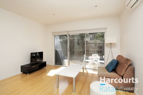 Property photo of 30 Waxflower Crescent Bundoora VIC 3083