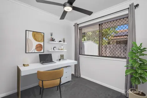 Property photo of 1/6 Botanical Drive Labrador QLD 4215