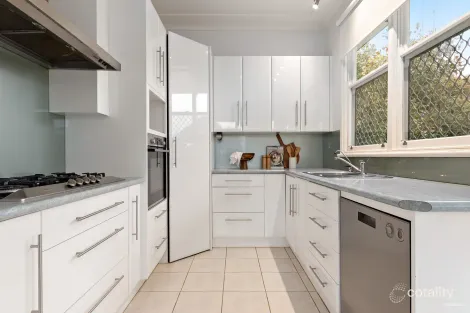 Property photo of 4 Rembrandt Drive Merewether Heights NSW 2291