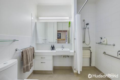 Property photo of 4 Hillingdon Crescent Doncaster VIC 3108