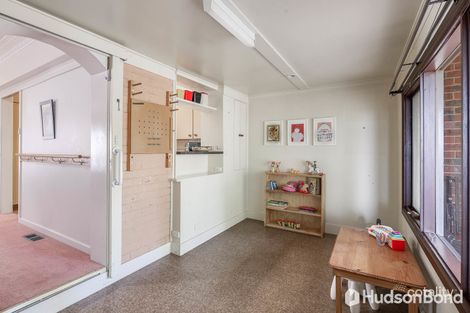 Property photo of 4 Hillingdon Crescent Doncaster VIC 3108