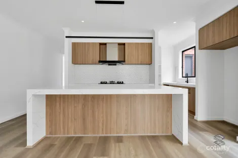 11 Helm Dr, Mickleham, VIC 3064