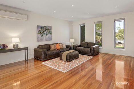 Property photo of 1/3 Rangeview Grove Balwyn North VIC 3104