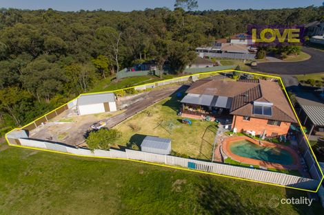 Property photo of 13 Leeward Close Woodrising NSW 2284