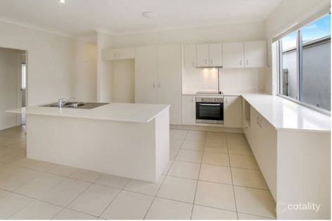 Property photo of 3 Wake Court Birtinya QLD 4575