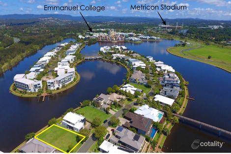 5070 Emerald Island Dr, Carrara, QLD 4211