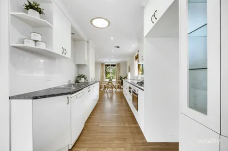 Property photo of 22 McLeod Place Kambah ACT 2902