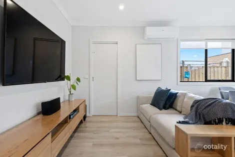 Property photo of 25 Gray Court Deanside VIC 3336