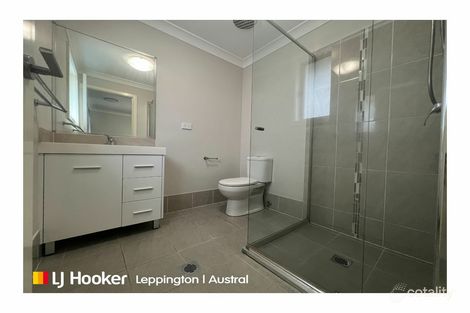 Property photo of 33 Silky Road Spring Farm NSW 2570