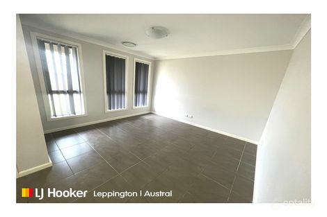 Property photo of 33 Silky Road Spring Farm NSW 2570