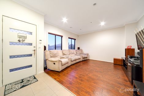 Property photo of 13 Tulip Grove Cranbourne VIC 3977