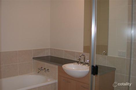 Property photo of 28 Augusta Crescent Mount Ommaney QLD 4074