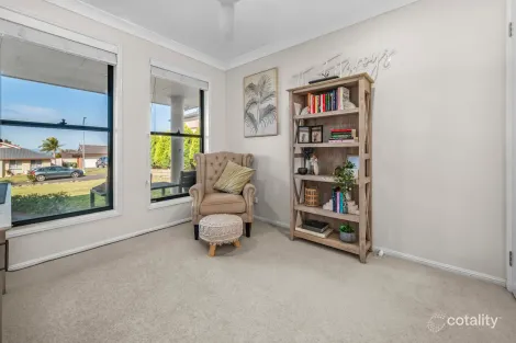 Property photo of 39 Squadron Crescent Rutherford NSW 2320