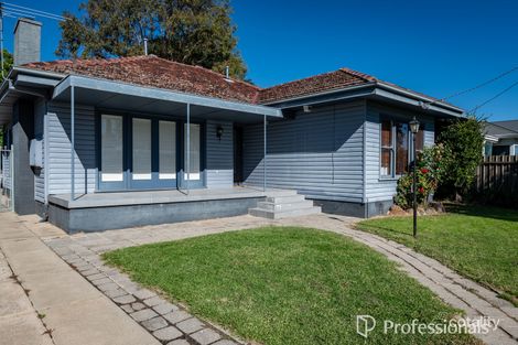 15 WOODLAND ST, WODONGA, VIC 3690