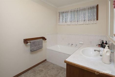 Property photo of 18 Landhill Close Langwarrin VIC 3910