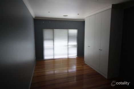 2/8 Deblin Dr, Narre Warren, VIC 3805