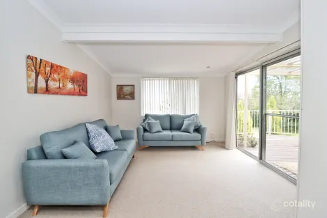 Property photo of 6 Taronga Drive Cowra NSW 2794