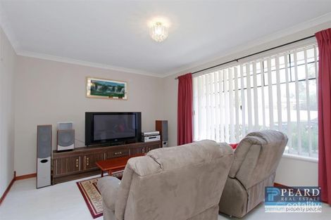 Property photo of 12 Dowarn Green Canning Vale WA 6155