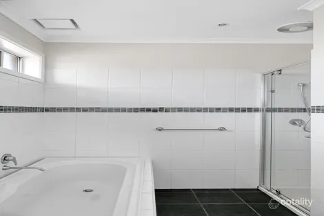Property photo of 7 Tunaley Parade Reservoir VIC 3073