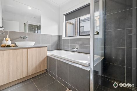 Property photo of 24 Tayrona Road Tarneit VIC 3029