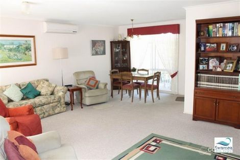 Property photo of 6 Bottlebrush Grove Caves Beach NSW 2281