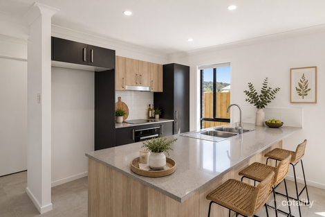 Property photo of 31 Jim Davidson Boulevard Belivah QLD 4207